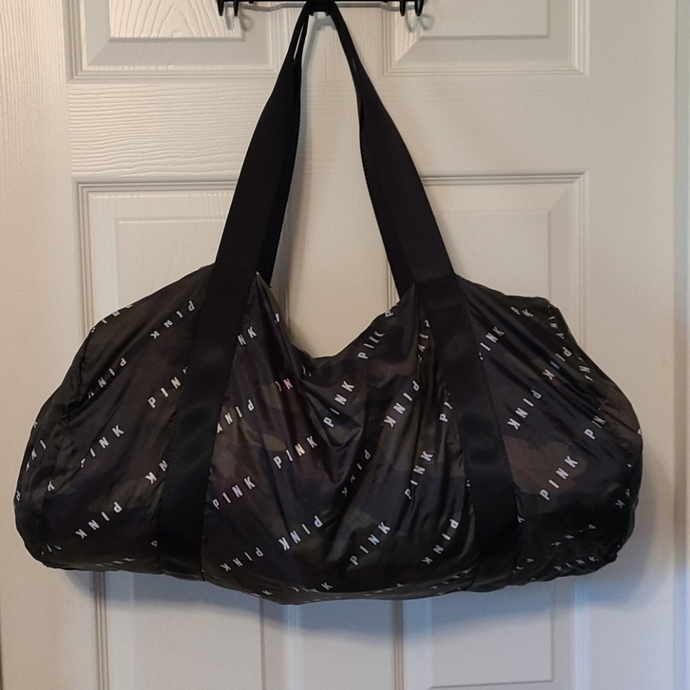 BRAND NEW PINK VS Duffle Bag - Picture 3 of 11